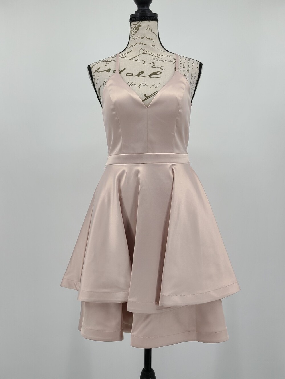 Sequin Hearts Blush Pink Lace Back V-Neck Layered Satin Mini Dress Size Junior 7